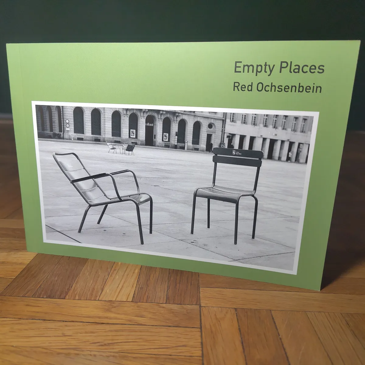 Empty Places - A zine about empty seats in public spaces